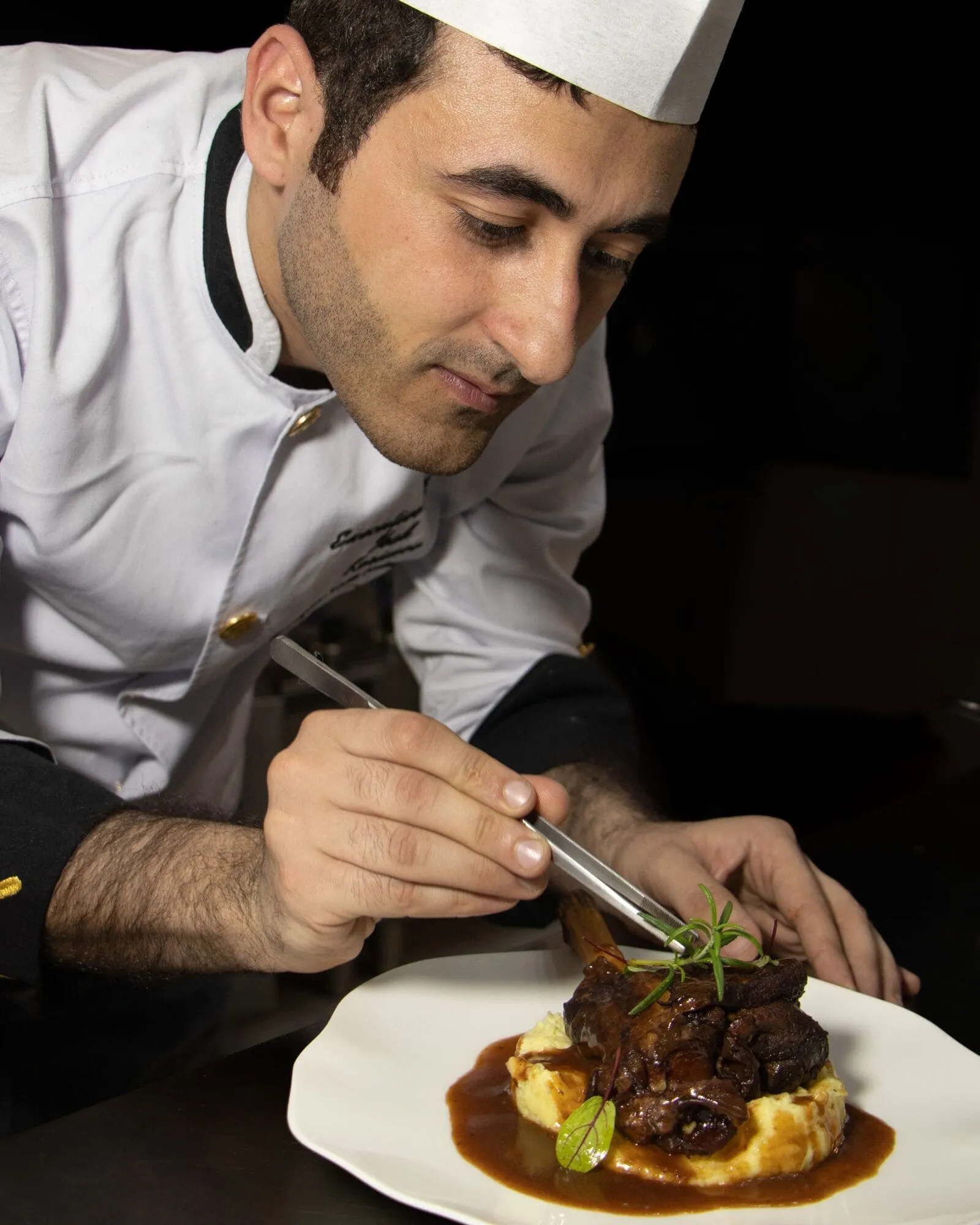 Il nostro chef al lavoro in cucina